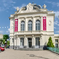L'entrée du Théâtre