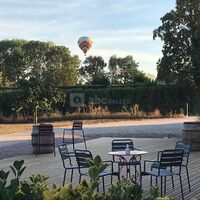 Terrasse de la salle de réception de la grange