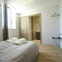 Chambre avec salle de bain privative