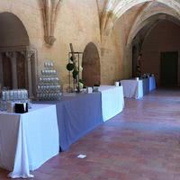 Apéritif dans le cloître 1