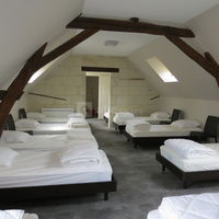 Dortoir 2  ( 11 lits , toilettes , douche )