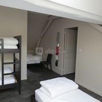 Dortoir 1 ( &( lits en 4 chambres ) Toilettes et douches