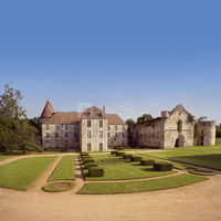 Château, cloître et abbatiale