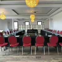 Salle de réunion en U