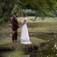 Mariés au bord de l'étang - Château de Sans Souci Limonest