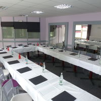 Salle de réunion en u