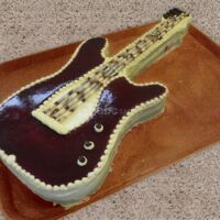 Framboisier en forme de guitare