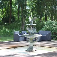 Chateau de percey fountain / fontaine