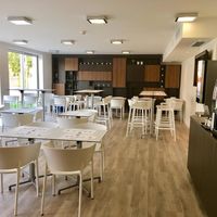 Salle de petit déjeuner du Brit Hotel Martigues