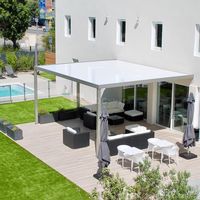 Terrasse et piscine du Brit Hotel Martigues