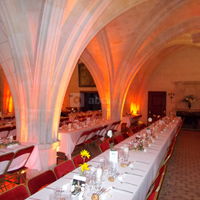 Bannquet de 180 couverts dans le cellier.