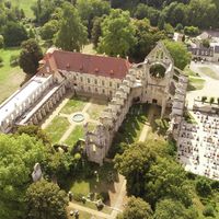 Vue cavalière de l'abbaye.