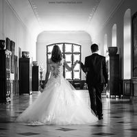 Galerie, 300 invités assis.
