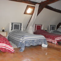Chambre avec 4 lits 90 et 1 convertible