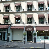 Facade (salle de réunion- parking- hotel)