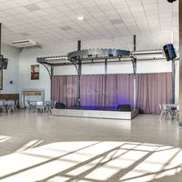 Scène 12 m² / 28 m² + Eclairages