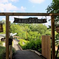 A FLEUR D'EAU