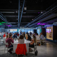 Galerie Emile Guime en configuration repas assis