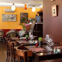 Autre vue salle des arts restaurant au petit gari