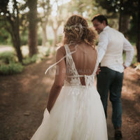 L'arrivée des mariés (Léa Fery photographe)