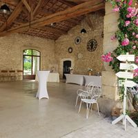Le préau pour le vin d'honneur au printemps