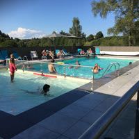 Piscine Camping Les Murmures du Lignon