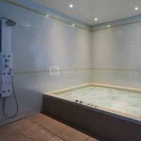 Les Bains Romains