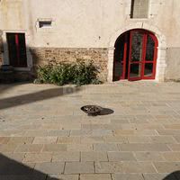 La terrasse qui accède à la salle de réception
