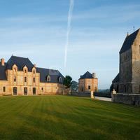 L'arrivée au Domaine et l'église
