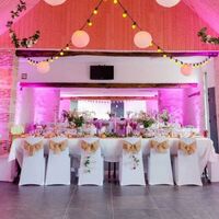 Salle de réception décorée