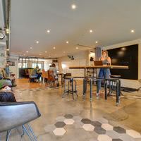 Grand espace pour les réunions, séminaires, workshops...