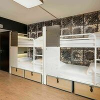 Chambre à partager 8 personnes