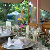 Table de réception dans le jardin