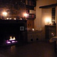 Cocktail cosy et chaleureux un soir d'hiver dans la chapelle haute