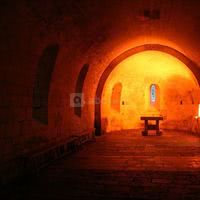 La chapelle basse, une austérité toute romane