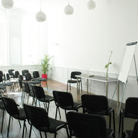 Grande salle rdc - configuration théâtre jusque 40 pers.