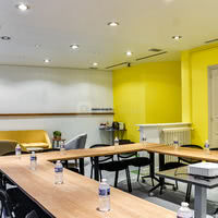 Salle de réunion en U