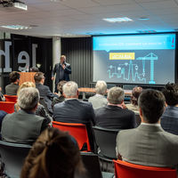 Salle ALTITUDE 3228 en configuration conférence ou plénière