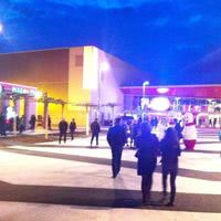 La place de la zone de loisirs de nuit