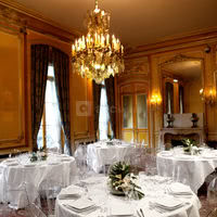Salon empire