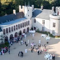 La cour (CHATEAU)
