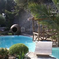 Les abords de la salle folies