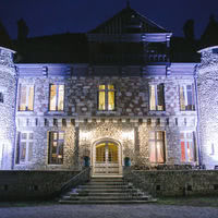 Le Château illuminé la nuit