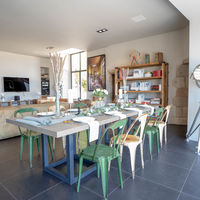 Grand salon ouvert de 45m²