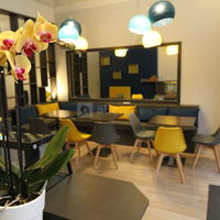 Le Tout Petit Café
