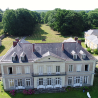 Le château et ses dépendances