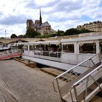 La péniche en journée pour un déjeuner d'affaire .