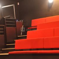 49 places assises en banquette