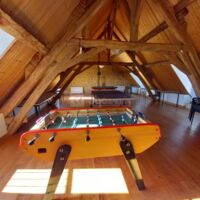 Salle de jeux (babyfoot-billard-ping-pong) 70m² au sol