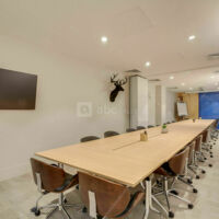 Salle de réunion ( 30 Pers) " TIMON ET  PUMBAA " au  88 Avenue Charles De Gaulle Neuilly sur Seine
